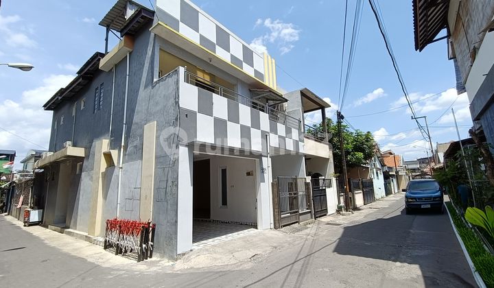 Rumah Bagus 2lantai Strategis Siap Pakai Di Laweyan Solo 2