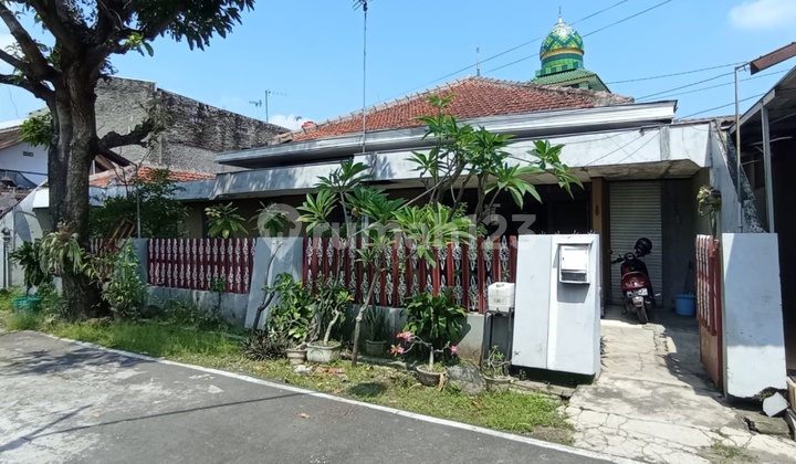 Rumah Hitung Tanah Strategis Di Sumber Banjarsari Solo Rumah Hitung Tanah Strategis Di Sumber Banjarsari Solo