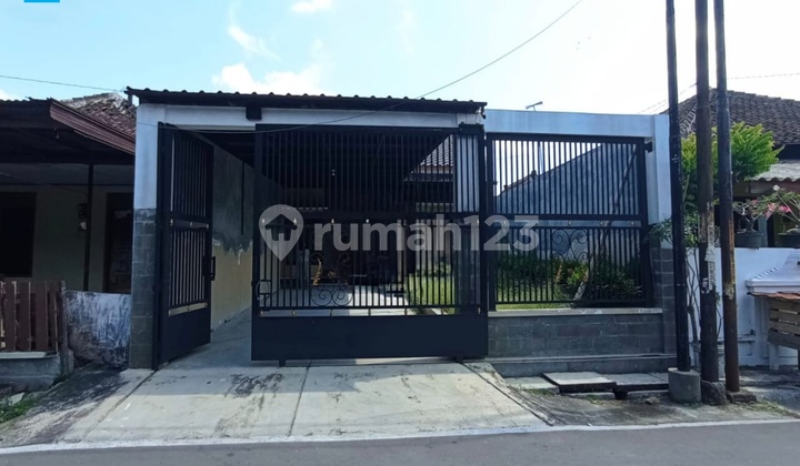 Rumah Bagus Strategis Siap Pakai Di Solobaru Solo