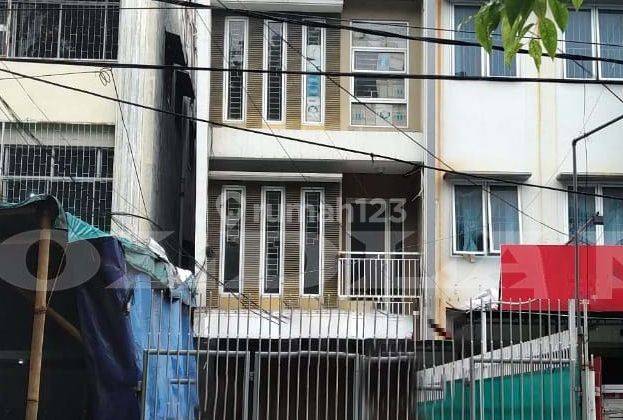 Ruko Disewa Gambir, Luas 5x20 Meter, Kode 18078 Ha 1