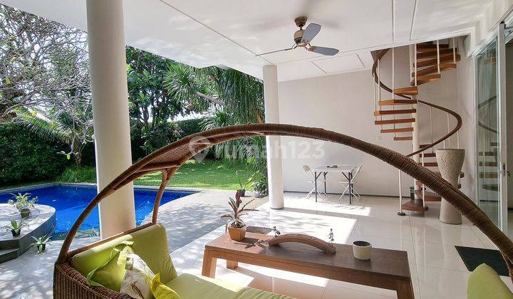 TROPICAL HOUSE 1 LANTAI