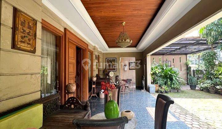 Rumah Mewah 2 lantai Dekat Senayan City