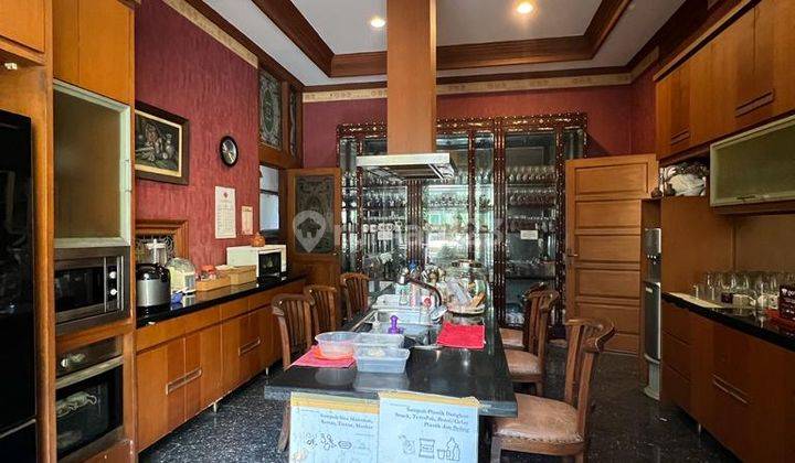 Rumah Mewah 2 lantai Dekat Senayan City