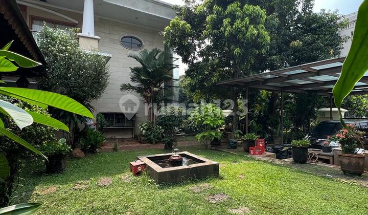 Rumah Mewah 2 lantai Dekat Senayan City