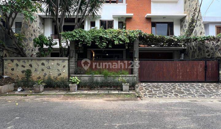 Rumah Cantik Siap Huni Private Lift Prime Area 2