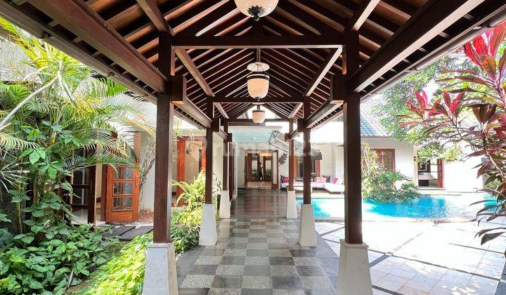 Rumah Mewah Bergaya Resort Halaman Luas Tanah Ngantong 2
