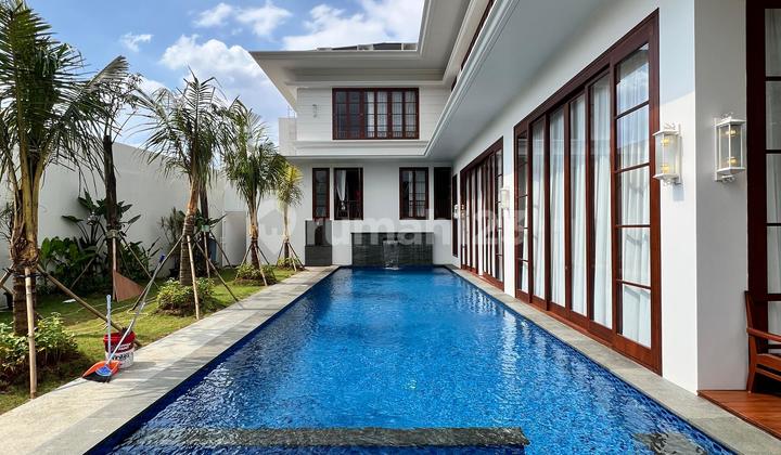 Luxury Semi-Furnished House in Kemang, South Jakarta Luxury Semi-Furnished House in Kemang, South Jakarta