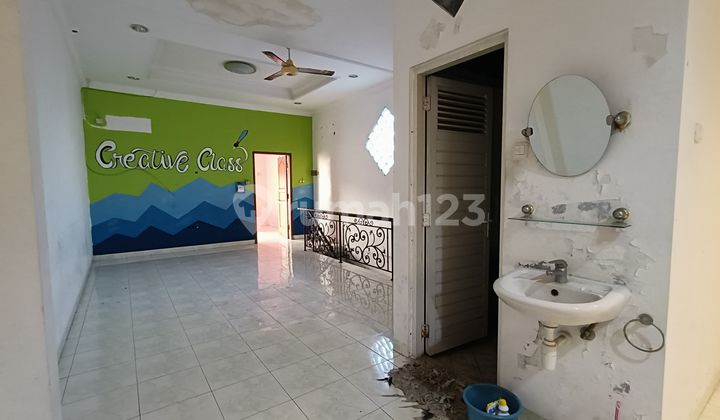 Ready-to-Live House, City Center Location, Strategic, Near Mall, Near Simpang Lima. Ready-to-Live House, City Center Location, Strategic, Near Mall, Near Simpang Lima.