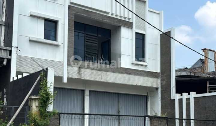 Ready-to-use warehouse for rent, located on Jalan Besar Majapahit, suitable for warehouse use, strategic location. 1