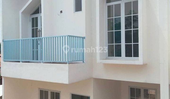 Rumah 2 Lantai Murah Samping Taman Dekat Kampus UMN 2