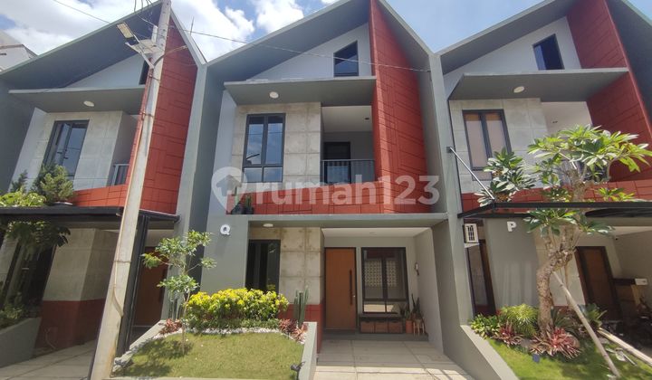Dijual Rumah 2 Lantai di Cibinong Dengan Spesifikasi Dinding Bata Merah
