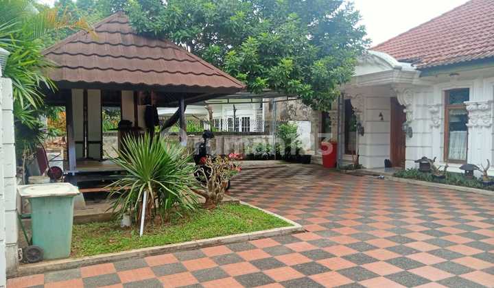 Rumah di Pondok Indah 2 Lantai SHM Bagus Tanh Luas Kamar Banyak