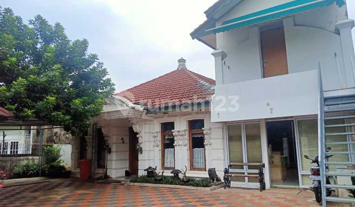 Rumah di Pondok Indah 2 Lantai SHM Bagus Tanh Luas Kamar Banyak 2