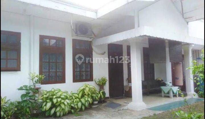 Rumah di Panglima Polim Jakarta Selatan 2 Lantai SHM Bagus Hadap Timur 2