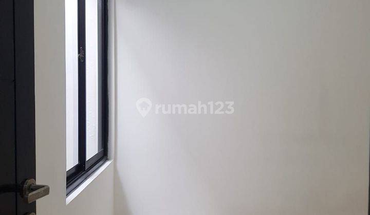 Rumah di Bintaro Sektor 5 SHM Bagus 1.5 Lantai Harga Murah 2