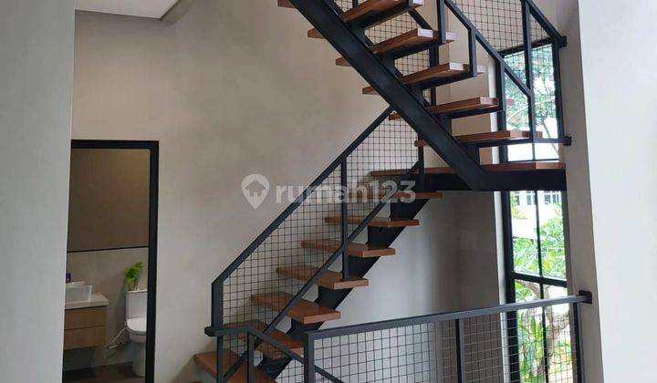 Rumah Industrial di BSD Tanggerang 3 Lantai SHM Bagus Dekat Stasiun dan Pintu Toll 2