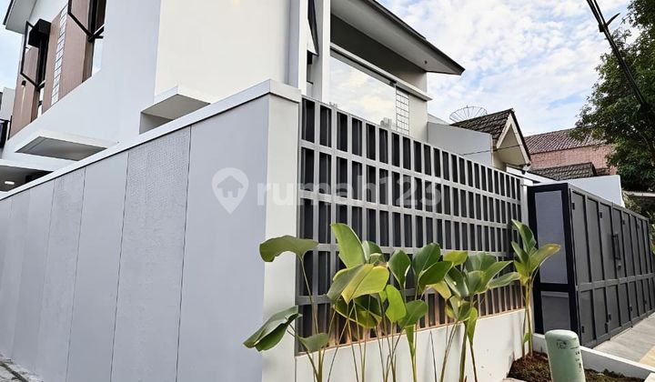 New Renovated House with SHM in BSD Kencanaloka Near Station Affordable Luxury Price 2