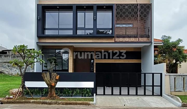 Rumah Bagus SHM di Sektor 9-Bintaro Siap Huni Ada Kolam Renang Depan Taman Jalan Depan Lebar Siap Huni