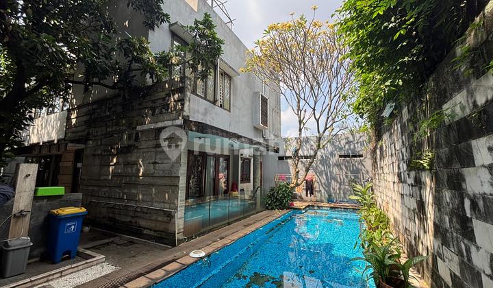 Shm Houses In Cilandak, South Jakarta, There Are 3 Houses And A Swimming Pool In Trogong, South Jakarta