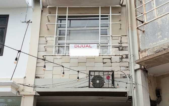 Ruko 3 Lantai Di Kebayoran Lama Shm Semi Furnished Dijakarta Selatan Dekat Toll Pondok Indah