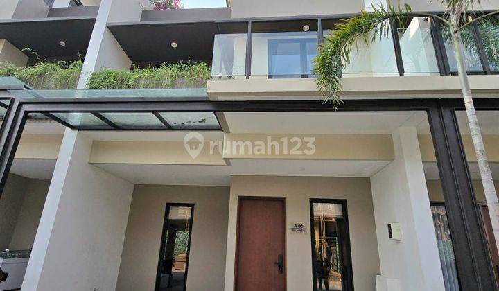 Rumah Baru 3 Lantai Dalam Cluster Shm Bagus Harga Dibawah 2m  1