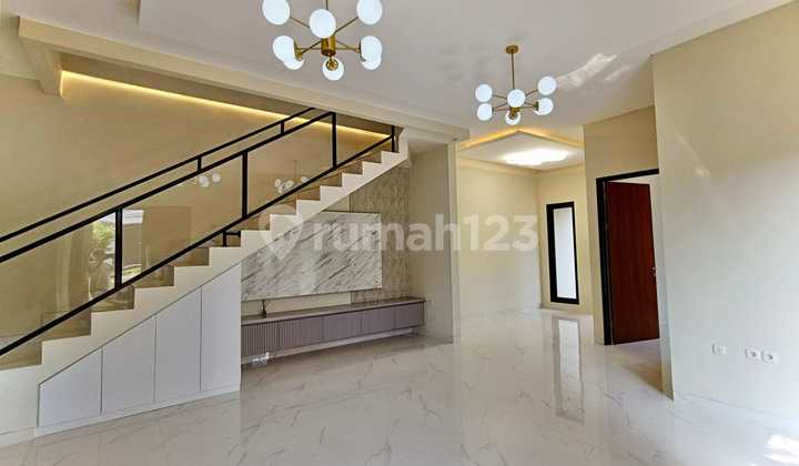 Nice Corner House with SHM in BSD Ready to Occupancy in Front of Park Negotiable Price 2