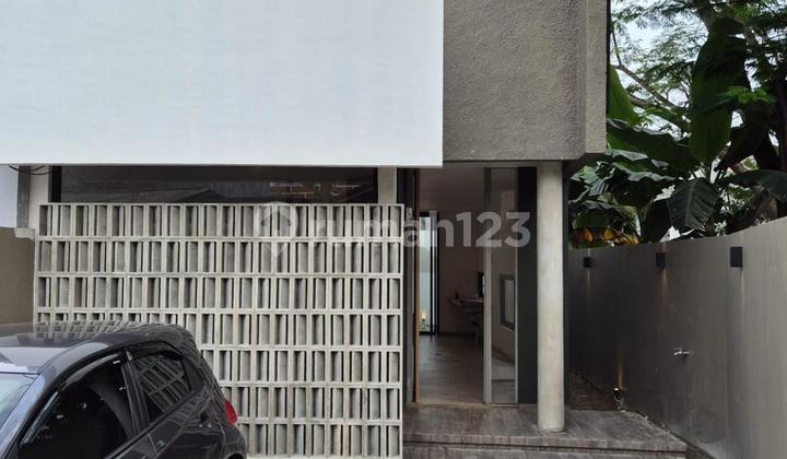 Rumah, 2 Lantai, SHM Dekat KRL Siap Huni Baru Renovasi Total Harga Nego 2