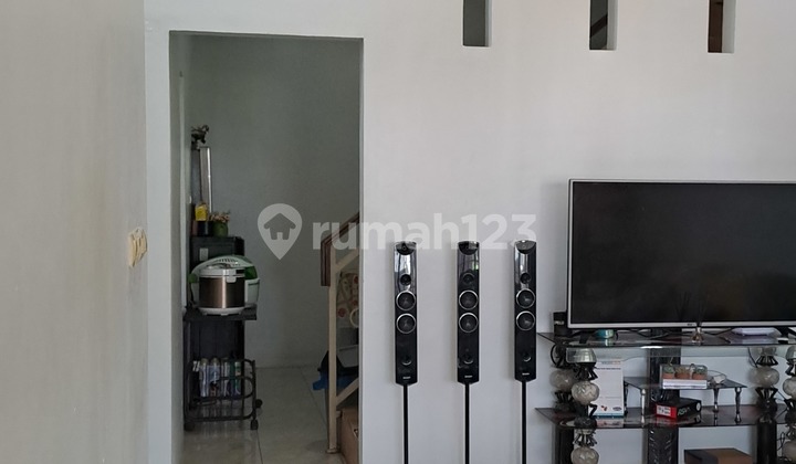 Cheap house in Cikunir. 2