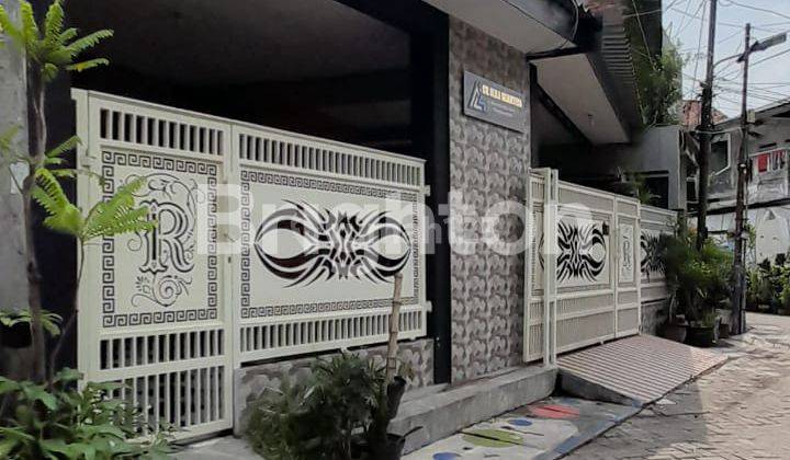 Di  rumah cantik di simohilir surabaya selatan 1