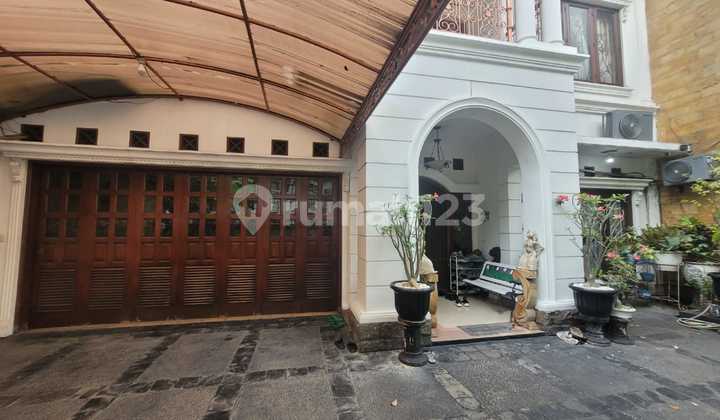 House in Central Jakarta, Modern Classic Style, Well-Maintained, Strategic, Wide Road, Quiet, Safe, Flood-Free
