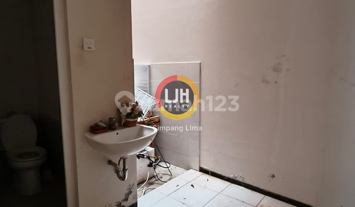 For Rent Strategic Shophouse Suitable for Business and Office 2