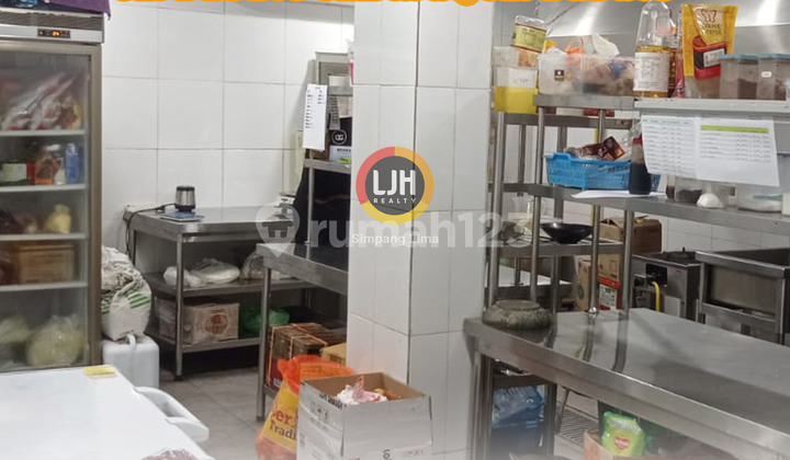 Rumah Bagus Unfurnished SHM Pleburan, Semarang 1