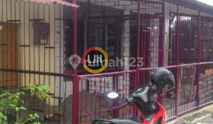 Nice House for Sale with SHM Certificate in Central Semarang, Semarang 2