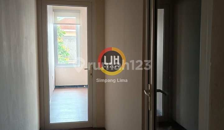For Rent Strategic Shophouse Suitable for Business and Office 1