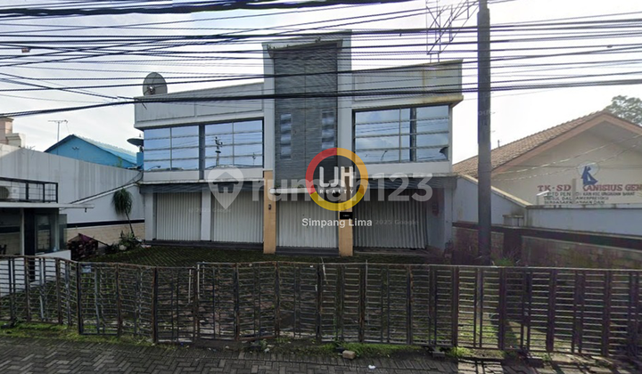 Disewakan Ruko Dua Lantai Siap Pakai 1