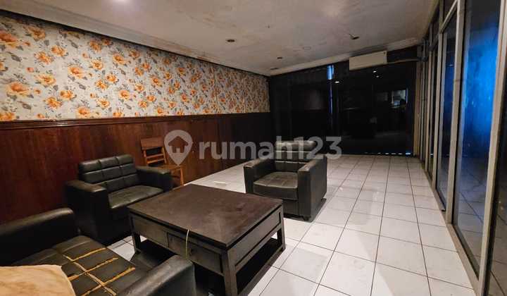 Strategic Shop House on Sriwijaya Main Road, Semarang, suitable for a Restaurant. 2