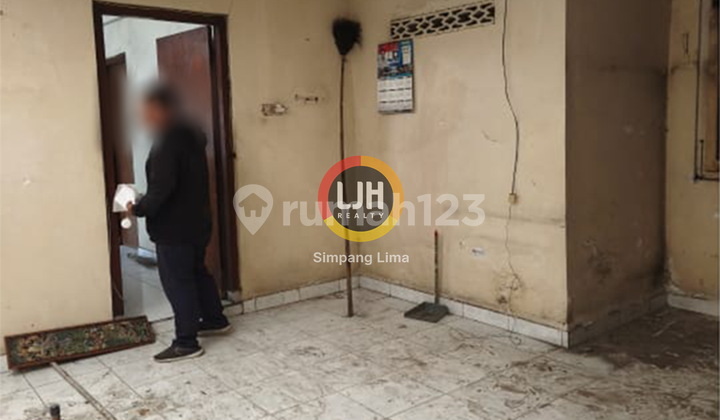 Disewakan Rumah Strategis Dekat dengan Perbelanjaan dan Tol 2