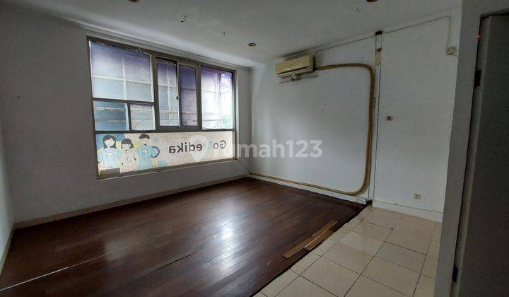 Ruko 2 lantai lokasi strategis di emerald bintaro