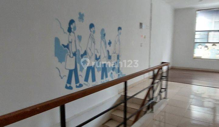 Ruko 2 lantai lokasi strategis di emerald bintaro