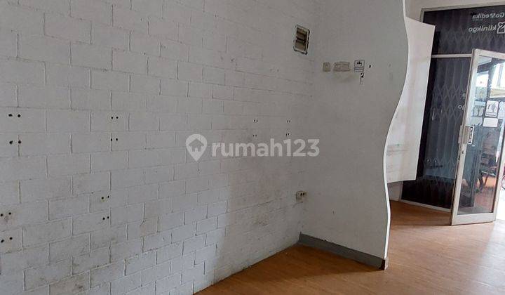 Ruko 2 lantai lokasi strategis di emerald bintaro