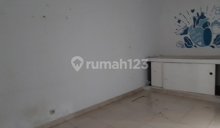 Ruko 2 lantai lokasi strategis di emerald bintaro
