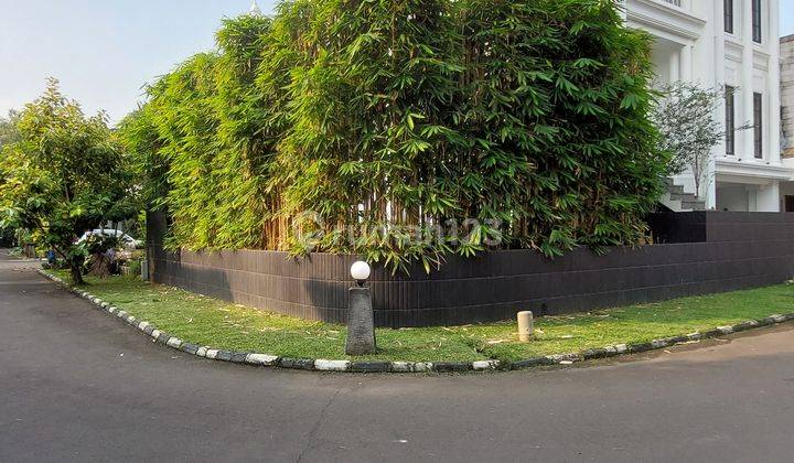 Rumah Baru 2 Lantai ada kolam renang di sektor 9 bintaro jaya 1