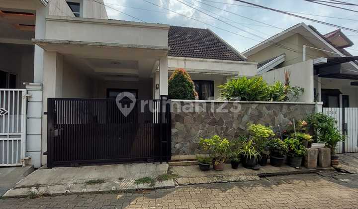 Well-Maintained Single-Story House Ready to Occupy Flood-Free Around Bintaro