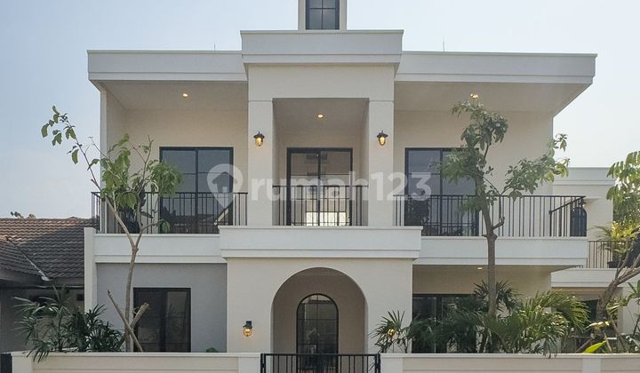 Corner House Beautiful Position Semi Furnished Attractive Price In Bsd City