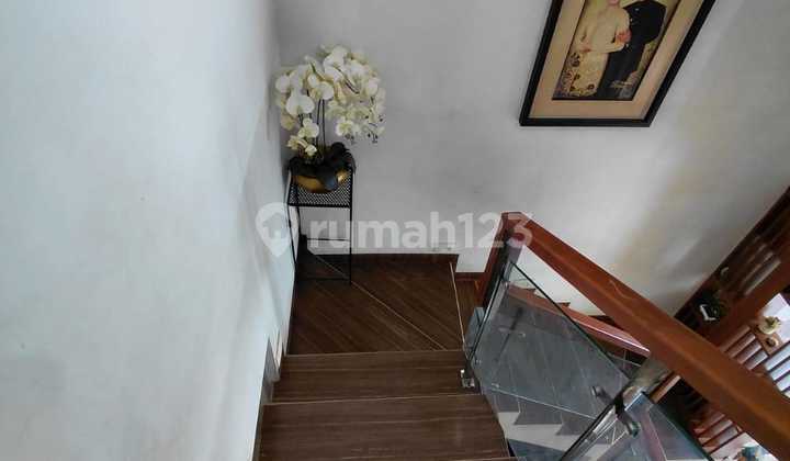 Split Level Self-Build House in a Cluster in Jombang Split Level Self-Build House in a Cluster in Jombang