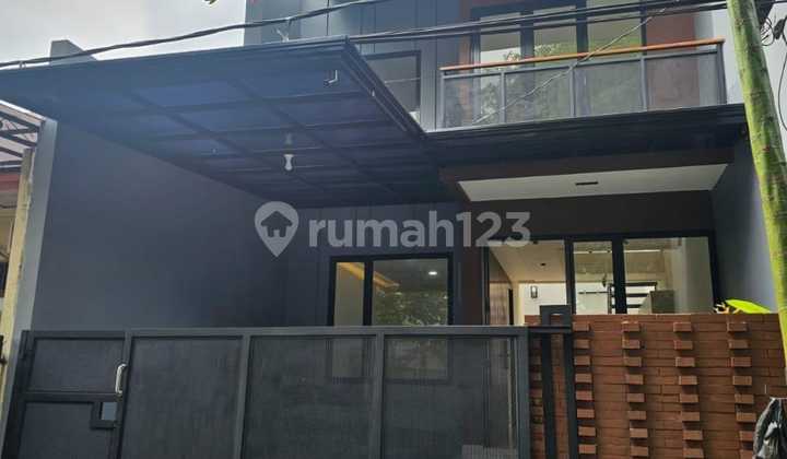 Rumah Baru Ada Taman Depan Lokasi Sangat Strategis Di Bsd