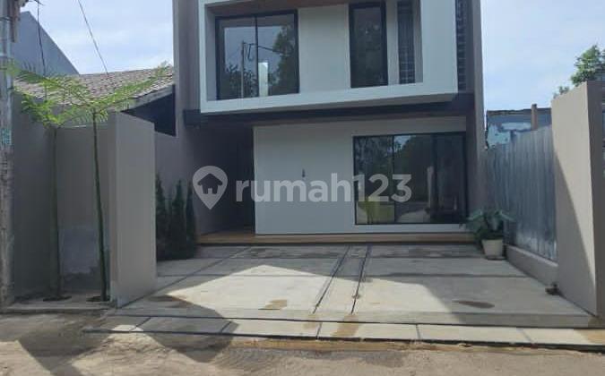 Rumah Baru Semi Furnished Lokasi Strategis Di Dekat Bintaro