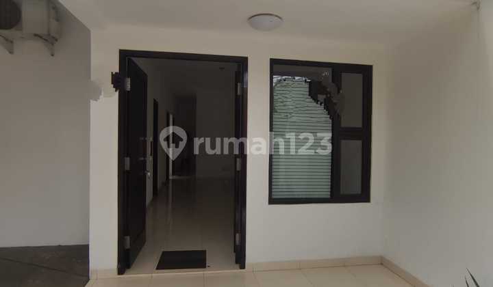 Rumah Minimalis Lingkungan Aman dan Nyaman di Bintaro Sektor 5 2