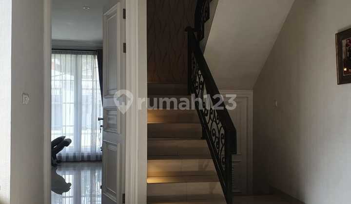 Rumah Classic Modern Lingkungan Tenang di Bintaro Jaya Sektor 9 2