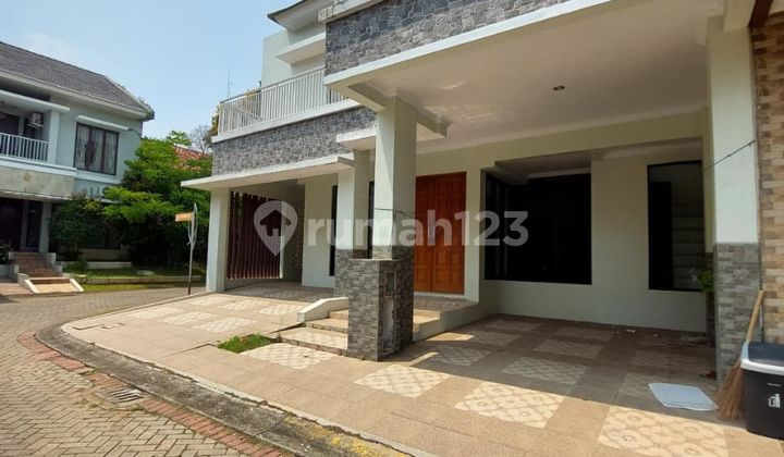 Hoek House Strategic Location in Cluster at Bintaro Jaya